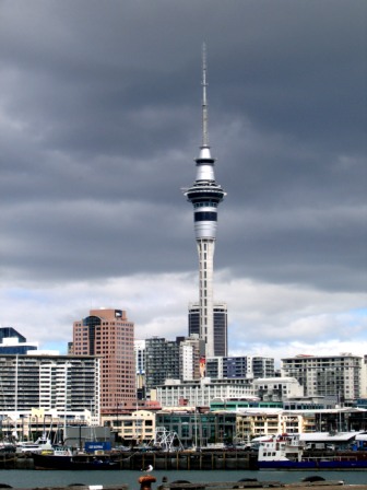Centro de Auckland y su Sky Tower (clickear para agrandar imagen)