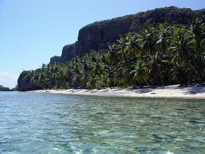 Playa Frontón, una de las más vírgenes de Dominicana (clickear para agrandar imagen). Foto: samana.es