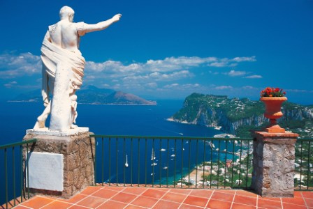 El monumento de Caesar Augustus, en Capri. (clickear para agrandar imagen). Foto: Isla de Capri