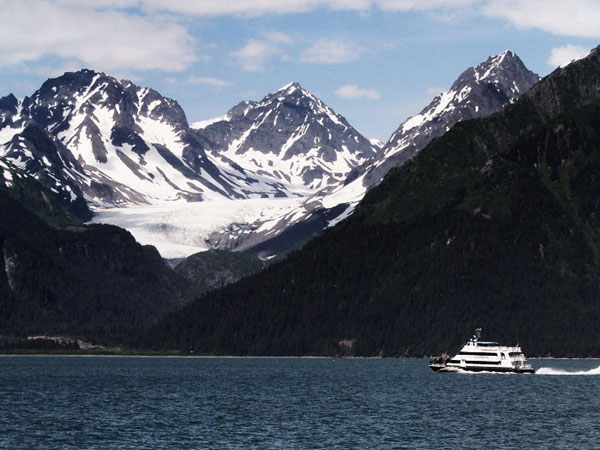 Alaska y sus glaciares figuran entre los más hermosos cruceros existentes, que permiten observar una fauna y una flora fascinantes. / Foto: Stock.xchng (clickear en la imagen para agrandar)