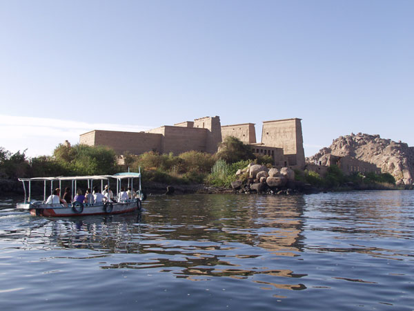 Realizar un crucero por el Nilo es una de las formas más lujosas de conocer la cultura egipcia y da la posibilidad de recorrer las mismas rutas por las cuales circulaban los faraones. / Foto: Stock.xchng (clickear en la imagen para agrandar)
