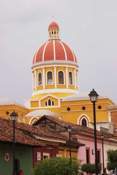 En Nicaragua, Granada espera a los visitantes para deslumbrarlos con su arquitectura. / Foto: Gentileza Instituto Nicaragüense de Turismo. (Clickear en la imagen para agrandar)