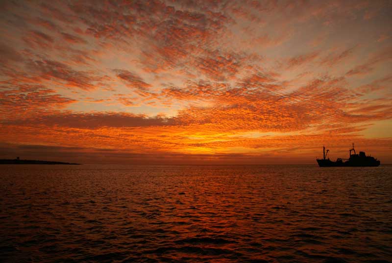 Atardecer en las Islas Galápagos, Ecuador. / Foto: Stock.xchng (clickear en la imagen para agrandar)