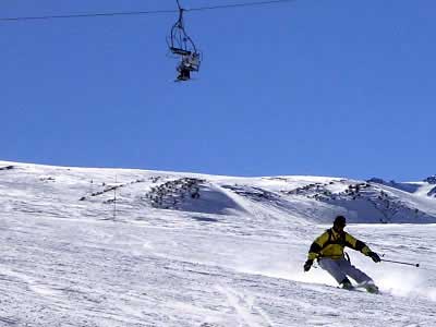 En invierno, el esquí de montaña es la estrella de Mendoza. / Foto: Turismo Mendoza (clickear en la imagen para agrandar)