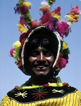 Los disfraces, la algarabía y el colorido también tiñen las tierras de Bolvia durante el festival