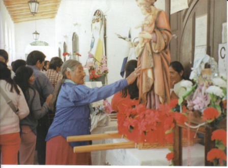 Coya adorando al Santito Misachico Cachi-Salta