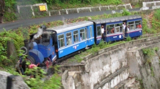 El tren de Darjeeling, aventura en el Himalaya