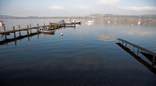 El lago de Murten y la ciudad medieval