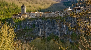 Castellfollit de la Roca: tesoro catalán