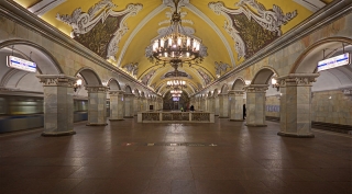 El lujoso subte de Moscú, un palacio bajo tierra